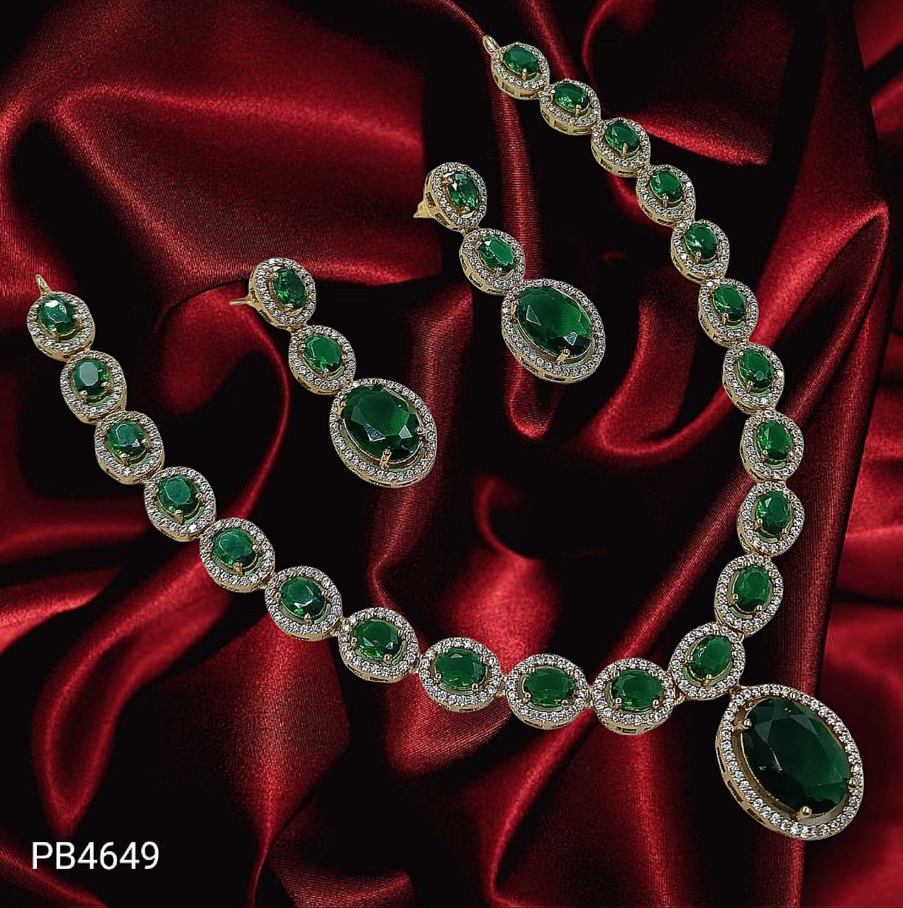 AD necklace set